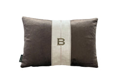 Embossed Brown B sierkussen 45x30 - Brons Sierkussens